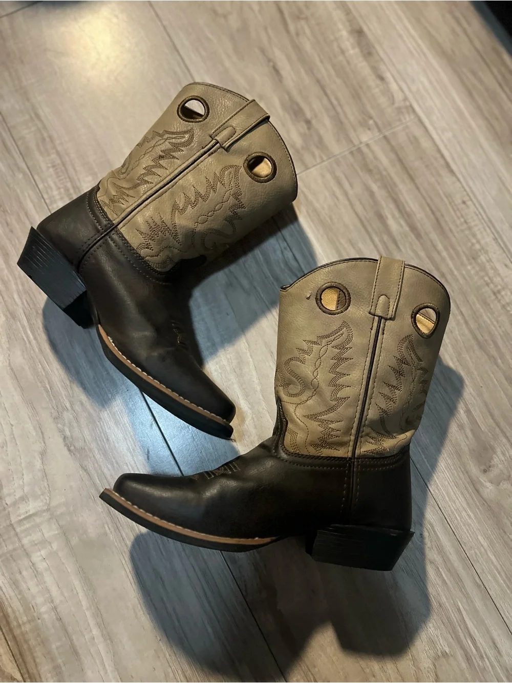 Austin Cowboy Boots Boys Youth Size 4 Squared Toe
